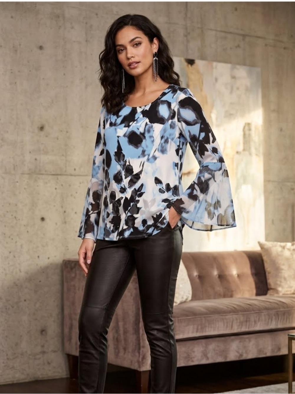 Calvin Klein Blue and Black Floral Bell-Sleeve Blouse Small